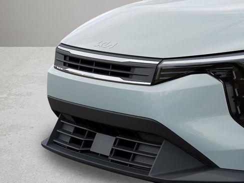 New 2025 Kia K4 LXS image 12