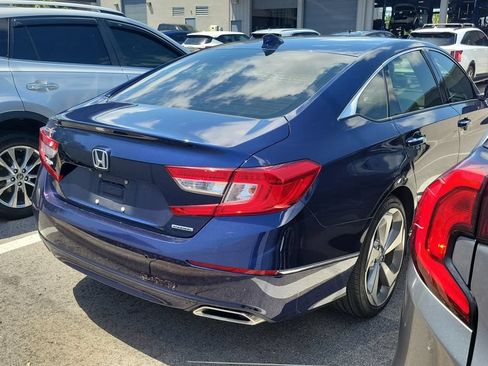 Used 2018 Honda Accord Touring image 4