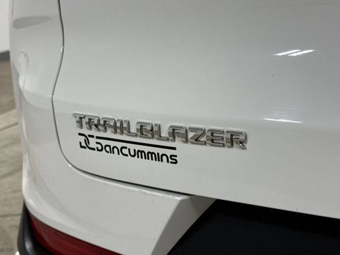 Used 2021 Chevrolet TrailBlazer LT FWD image 25