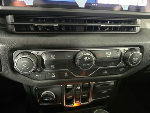 New 2026 Jeep Gladiator Sport image 24