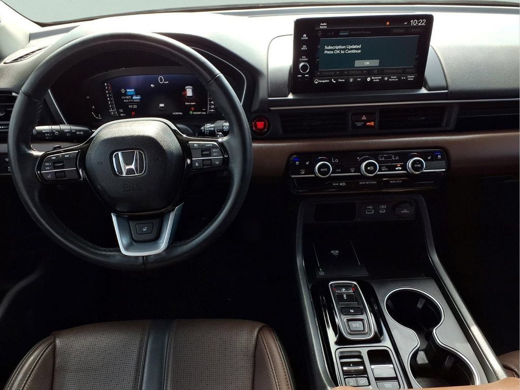 Used 2024 Honda Pilot Elite image 12