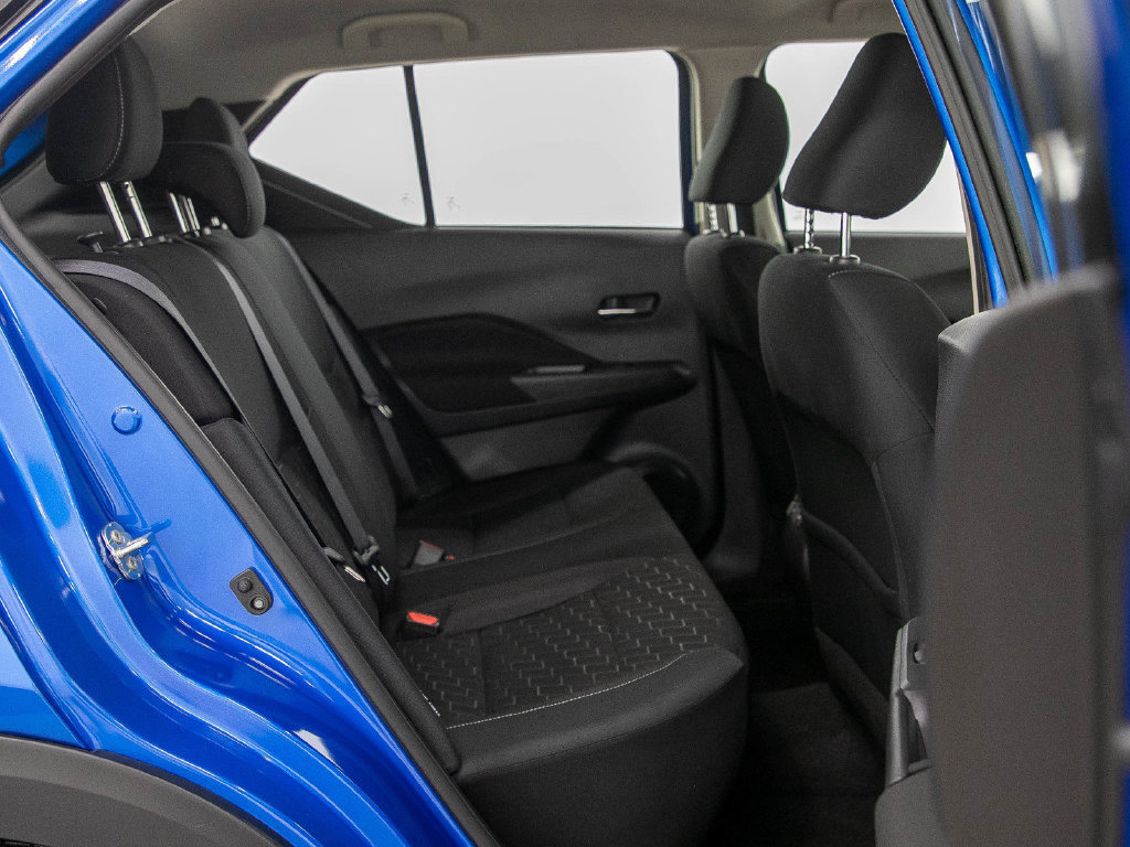 Used 2023 Nissan Kicks SV FWD image 13