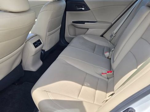 Used 2017 Honda Accord Touring image 11