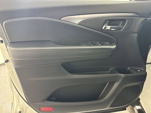 Used 2022 Honda Pilot Sport image 19