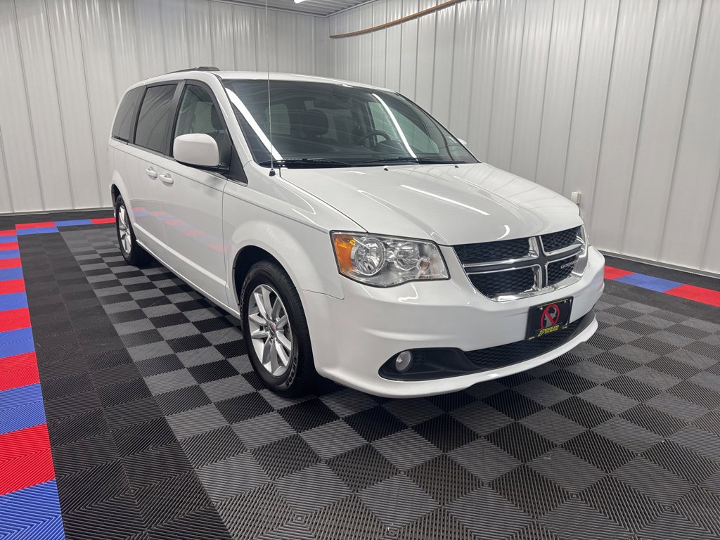 Used 2019 Dodge Grand Caravan SXT FWD image 3