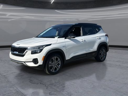 Used 2022 Kia Seltos S AWD/4WD image 3