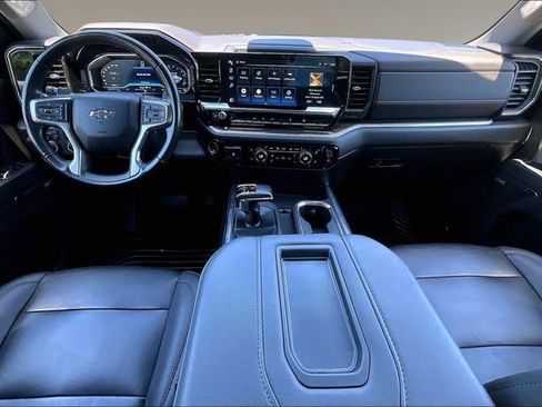 Used 2022 Chevrolet Silverado 1500 RST w/ Convenience Package II AWD/4WD image 7