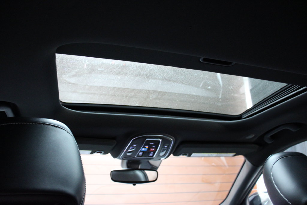 Used 2023 Jeep Grand Cherokee L Laredo RWD image 17