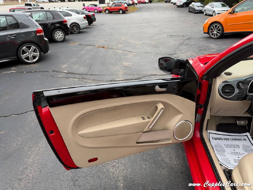 Used 2013 Volkswagen Beetle 2.0T FWD image 5