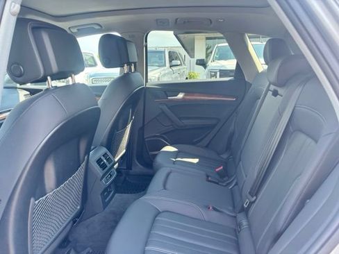 Used 2023 Audi Q5 2.0T Premium Plus w/ Premium Plus Package AWD/4WD image 8