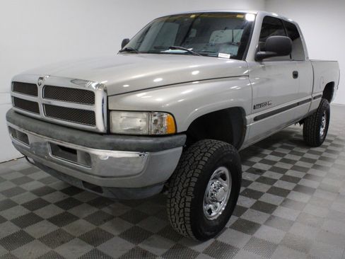 Used 1998 Dodge Ram 2500 Truck 4x4 Quad Cab image 28