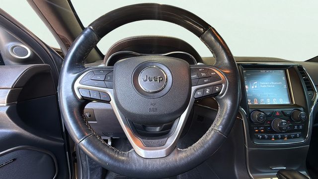 Used 2017 Jeep Grand Cherokee Overland w/ Jeep Active Safety Group AWD/4WD image 16