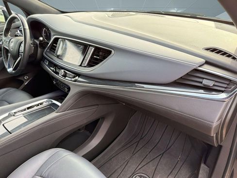 Used 2023 Buick Enclave Essence w/ Sport Touring Edition image 22