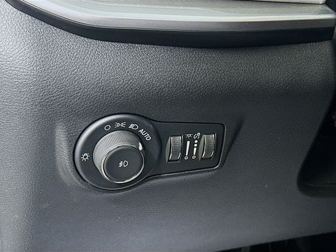 Used 2025 Jeep Compass Limited w/ Elite Group AWD/4WD image 10