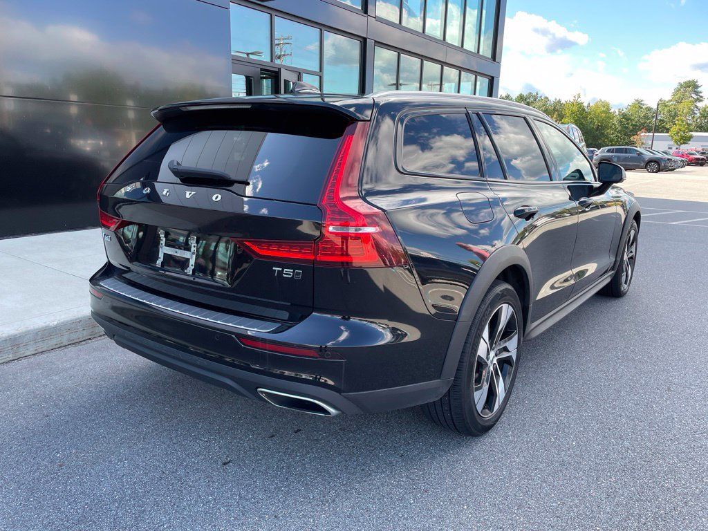 Used 2020 Volvo V60 T5 Cross Country w/ Protection Package Premier AWD/4WD image 5