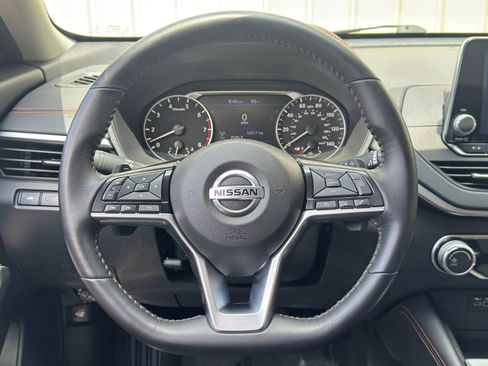 Used 2021 Nissan Altima 2.5 SR w/ SR Premium Package FWD image 19