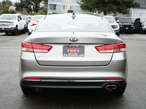 Used 2017 Kia Optima LX image 4