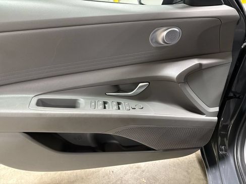 Used 2024 Hyundai Elantra SEL FWD image 21