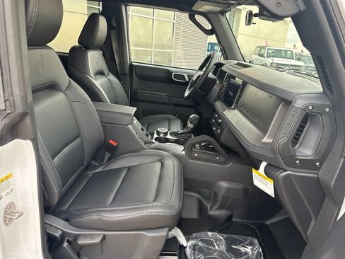 New 2026 Ford Bronco Badlands w/ Sasquatch Package AWD/4WD image 33