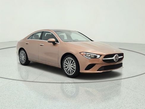 Used 2022 Mercedes-Benz CLA 250 image 3