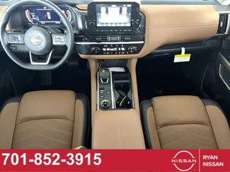 New 2025 Nissan Pathfinder Platinum video 2