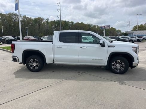 Used 2024 GMC Sierra 1500 SLT RWD image 12
