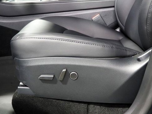 Used 2024 Tesla Model Y Performance image 57