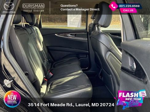 Used 2022 Lincoln Nautilus FWD w/ Premium Package image 9