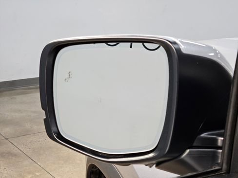 Used 2025 Honda Pilot Elite image 22