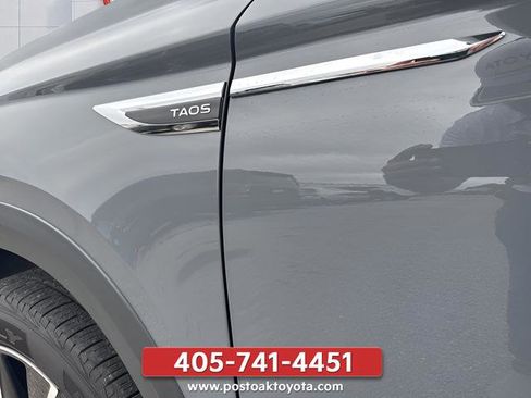 Used 2024 Volkswagen Taos SE w/ Panoramic Sunroof Package AWD/4WD image 19