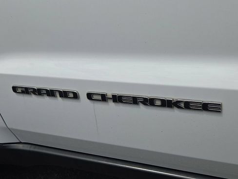 Used 2019 Jeep Grand Cherokee Limited AWD/4WD image 28