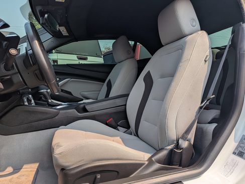 Used 2021 Chevrolet Camaro LT w/ Technology Package RWD image 5