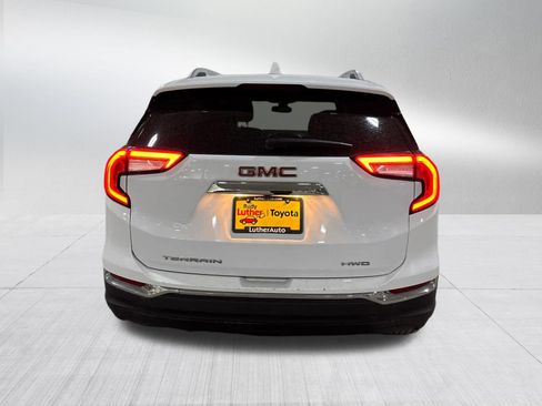 Used 2024 GMC Terrain SLT image 4