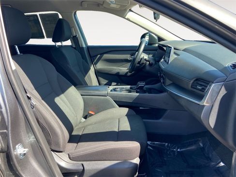 Used 2024 Nissan Rogue S image 15