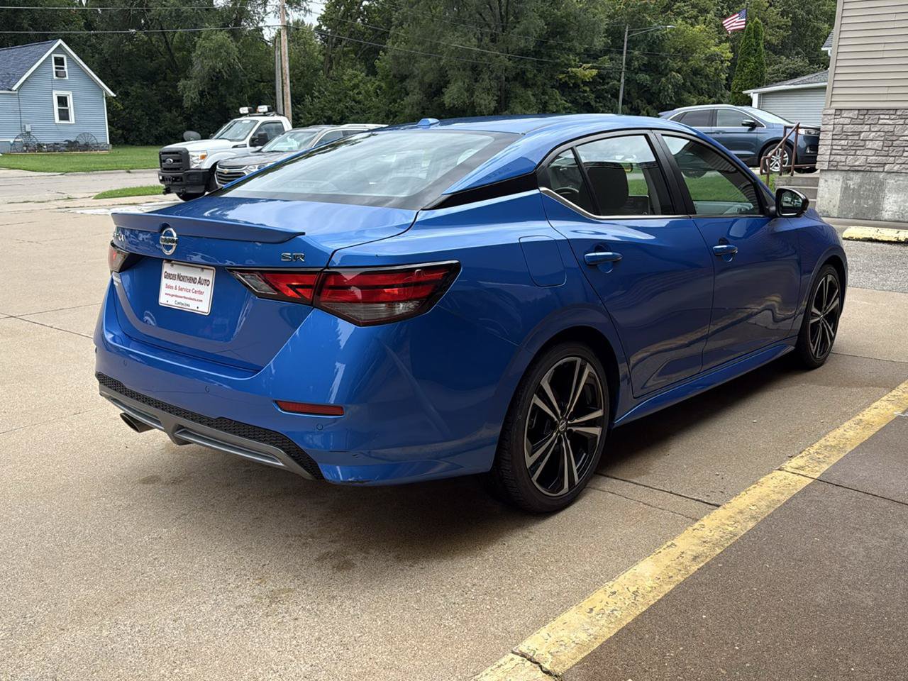 Used 2022 Nissan Sentra SR w/ SR Premium Package FWD image 4