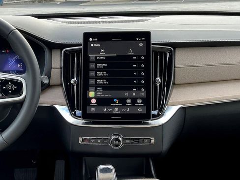 New 2026 Volvo XC90 B6 Plus w/ Protection Package Premier image 9