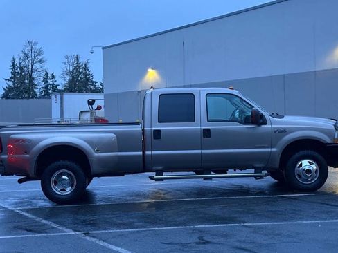 Used 2004 Ford F350 4x4 Crew Cab DRW Super Duty image 6