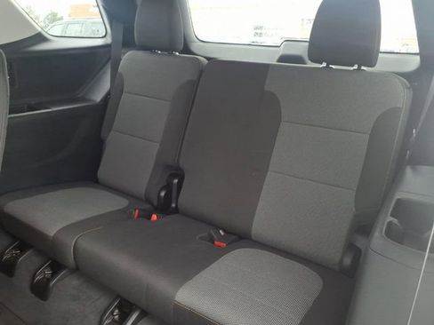 Used 2021 Chevrolet Traverse LT image 10