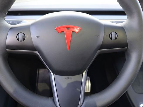 Used 2023 Tesla Model Y Performance AWD/4WD image 19