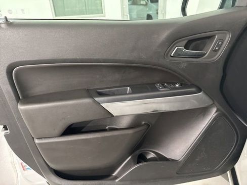 Used 2022 Chevrolet Colorado LT w/ Fleet Safety Package image 18