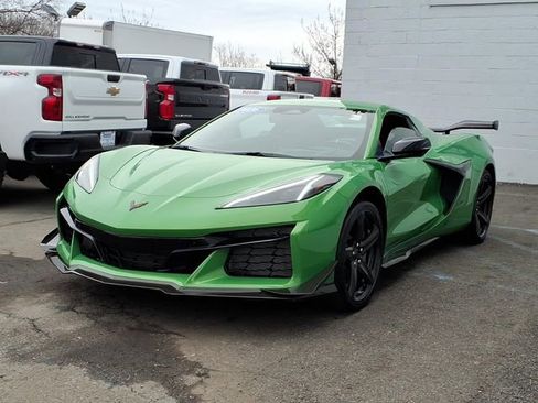 Used 2026 Chevrolet Corvette Z06 RWD image 3
