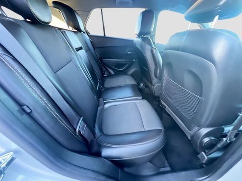 Used 2022 Chevrolet Trax LT w/ Driver Confidence Package AWD/4WD image 24