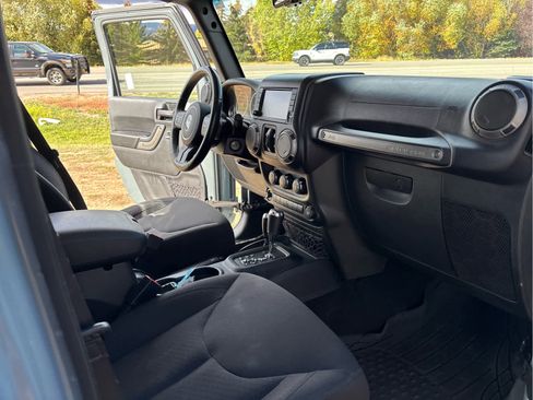 Used 2015 Jeep Wrangler Unlimited Sport w/ Quick Order Package 24S image 22