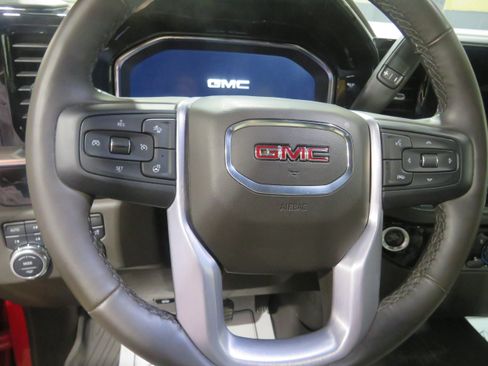 Used 2023 GMC Sierra 1500 SLE AWD/4WD image 13