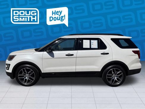 Used 2017 Ford Explorer Sport w/ Equipment Group 401A AWD/4WD image 2