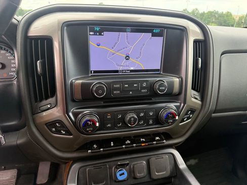 Used 2018 Chevrolet Silverado 1500 High Country AWD/4WD image 11