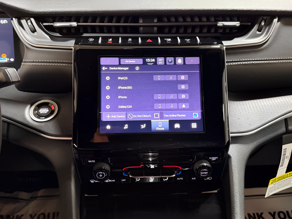 Certified 2025 Jeep Grand Cherokee Laredo X AWD/4WD image 9