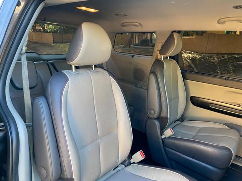 Used 2016 Kia Sedona SX image 46