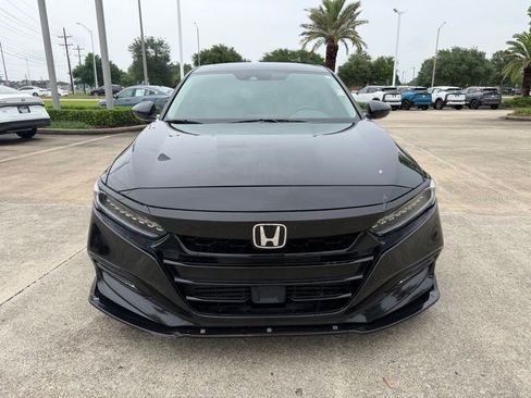 Used 2018 Honda Accord Touring image 9