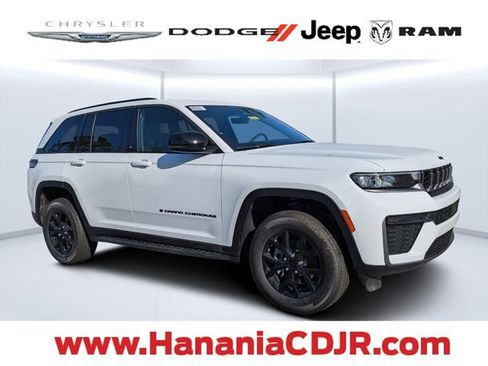 New 2026 Jeep Grand Cherokee Altitude AWD/4WD image 1